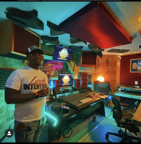 What are the differences between a good recording studio and an average one?